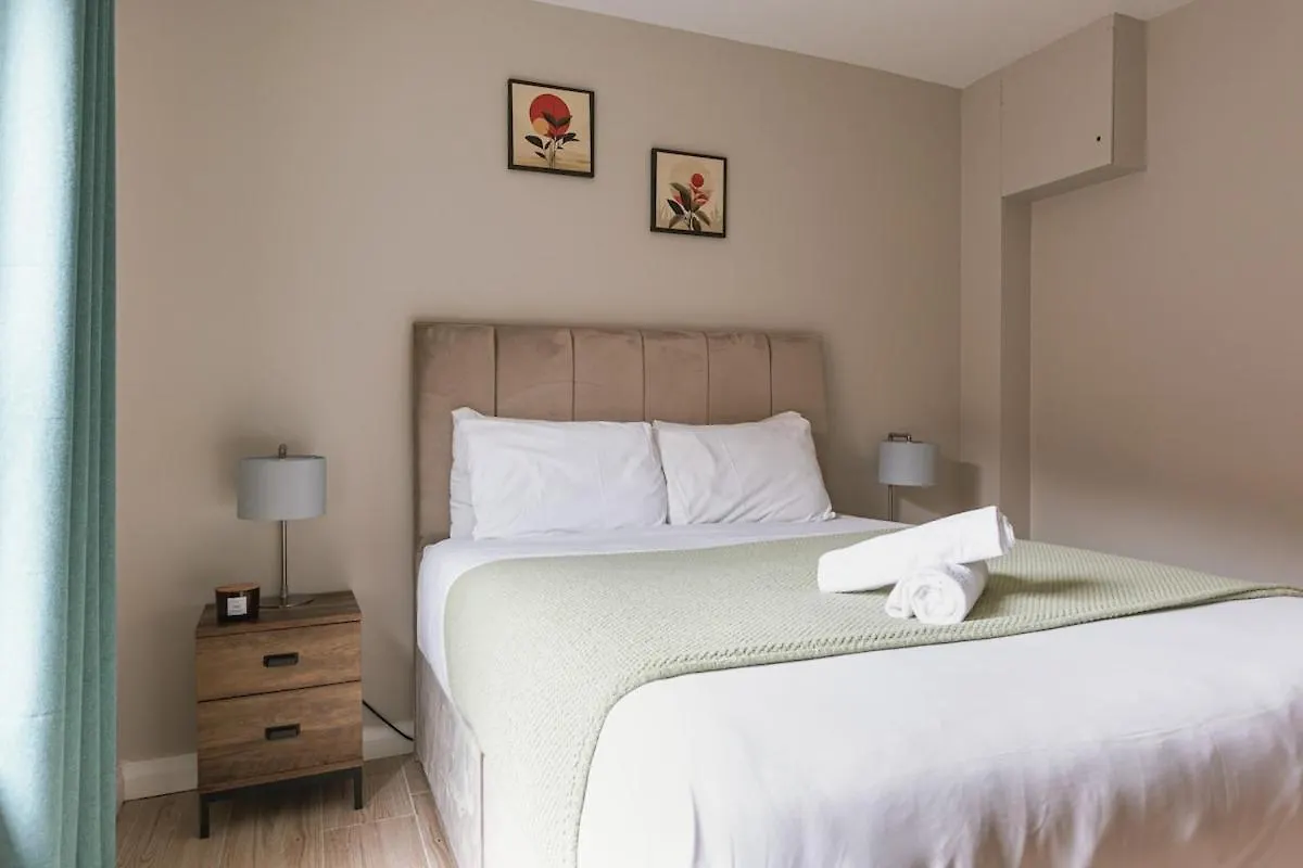 Luxurious 2 Bedroom City Centre Apartment Walking Distance To Everything Sleeps 6 Belfast United Kingdom