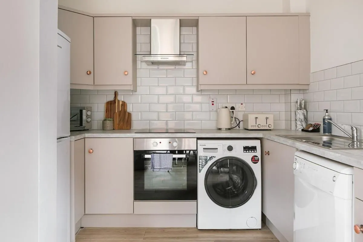 Luxurious 2 Bedroom City Centre Apartment Walking Distance To Everything Sleeps 6 Belfast United Kingdom