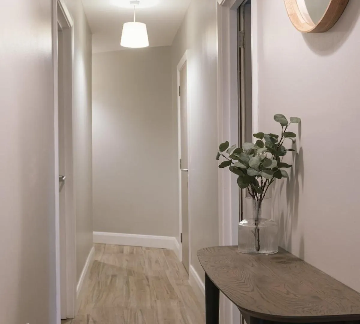 Luxurious 2 Bedroom City Centre Apartment Walking Distance To Everything Sleeps 6 Belfast