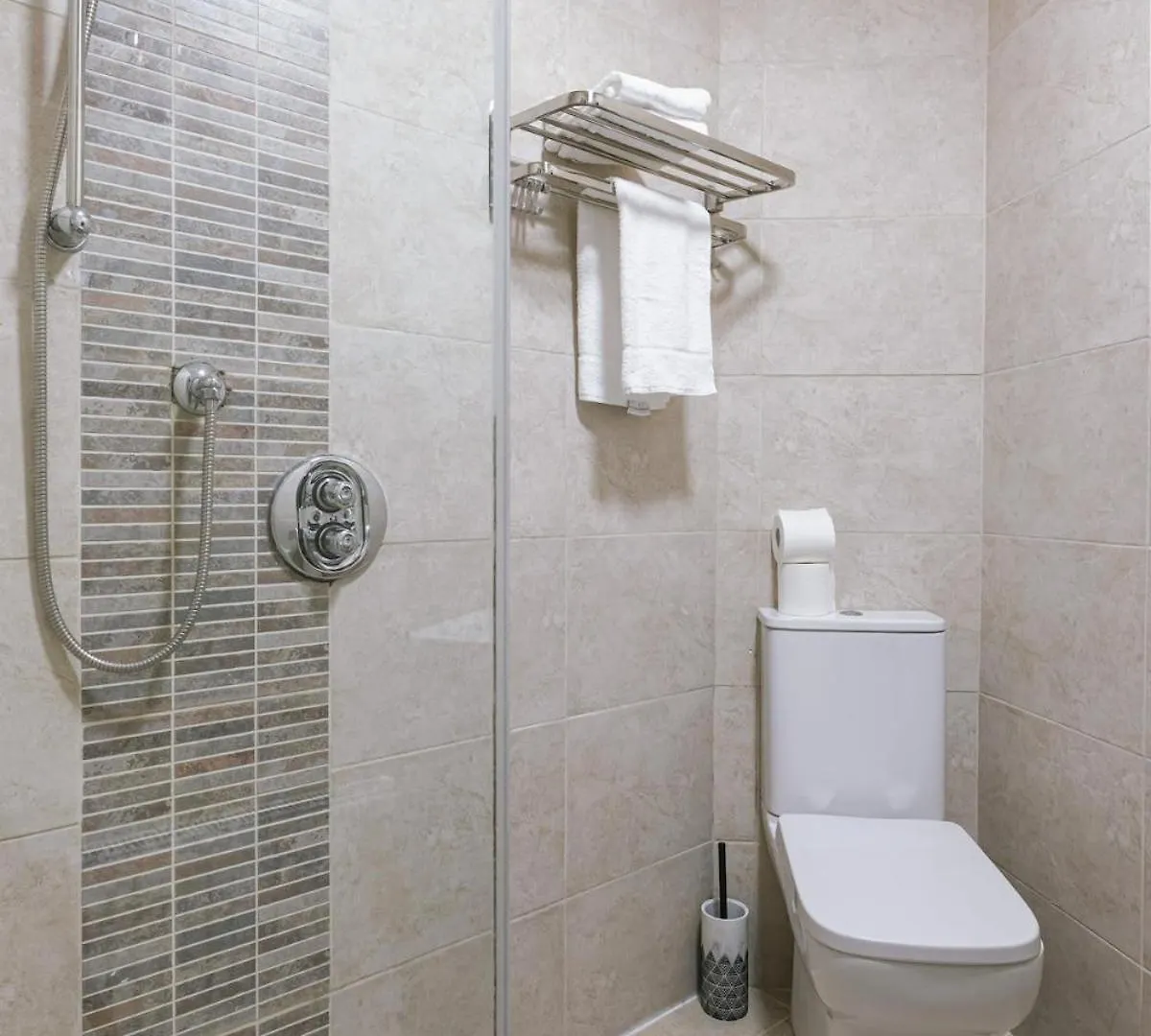 Luxurious 2 Bedroom City Centre Apartment Walking Distance To Everything Sleeps 6 Belfast